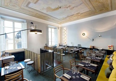 La gente guapa de Florencia se encuentra en La Petite