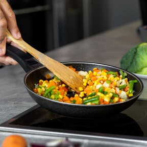 El truco secreto para hacer salteados de verduras espectaculares está en el grifo de tu cocina 