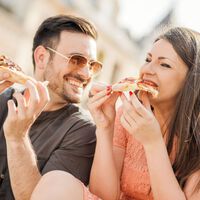 La incertidumbre marca la vida en México: casarse ya no es prioridad, muchos prefieren vivir el presente, según estudio  