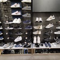 Amazon rebaja a más de la mitad de precio las zapatillas Reebok casual que pegan con todo y son comodísimas  