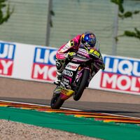 Filip Salac logra su primera pole position en el mundial de motos y bandera negra para Darryn Binder