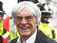 Bernie Ecclestone ve a Alonso en Ferrari