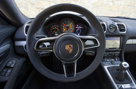 Alcantara Porsche Cayman Gt4