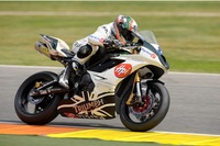 El equipo Triumph Italy BE1 Racing prepara la carrera de Assen