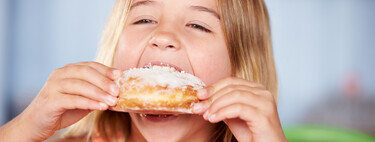 Una mayor ingesta de ultraprocesados en la infancia favorecería la acumulación de grasa en la adultez, según un reciente estudio 