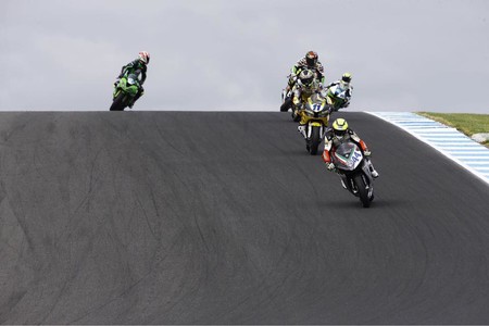 Roberto Rolfo vuelve a besar el cielo tras ganar por una sola milésima en Phillip Island