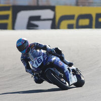 Jules Cluzel bate a Manu González en Portimao y retrasa el alirón de Dominique Aegerter