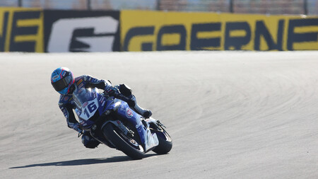 Jules Cluzel bate a Manu González en Portimao y retrasa el alirón de Dominique Aegerter