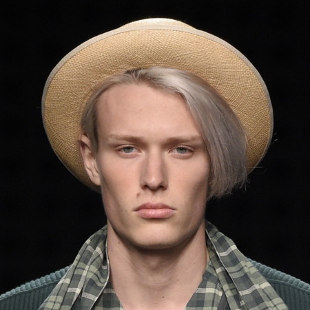 Tres sombreros en tendencia para protegerte del sol (o al menos verte cool) en verano