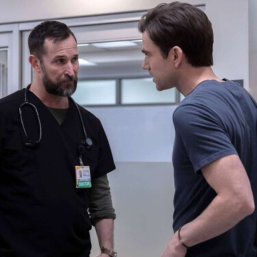 Noah Wyle Patrick Ball The Pitt 041526 40a625623f78489da38a1e4da2a918bd