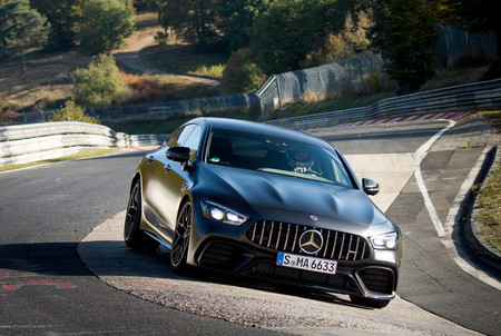 Mercedes-AMG le deja un mensaje a Porsche en video: el GT 63 S quiere de vuelta su récord en Nürburgring