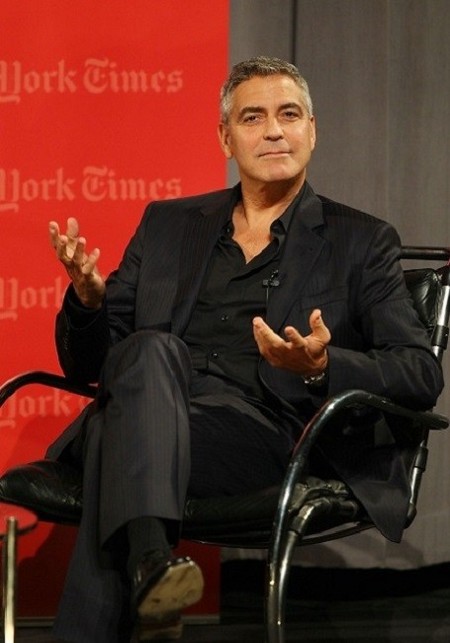 A ver si nos enteramos que George Clooney respeta el término 'corral'