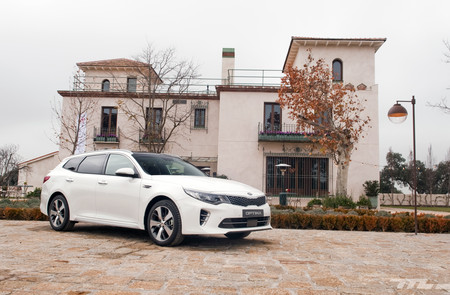 Al volante de los nuevos Kia Optima Sportswagon y Kia Optima PHEV: buenos, bonitos y... ¿baratos?