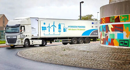 El primer tráiler de hidrógeno de 44 toneladas ya circula en Europa. Es obra de DAF y tiene 300 km de autonomía