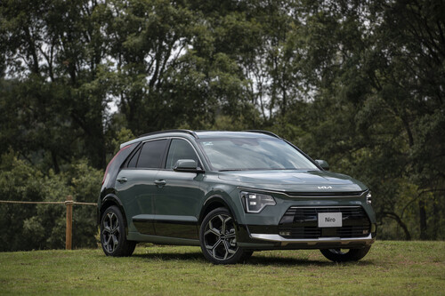 El Kia Niro 2023 ya tiene precio en México: así de bien ha evolucionado el SUV híbrido