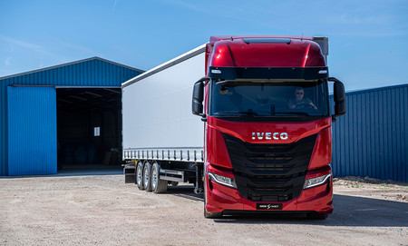 Así es el Iveco S-WAY, un camión de larga distancia que apuesta por la eficiencia y la conectividad