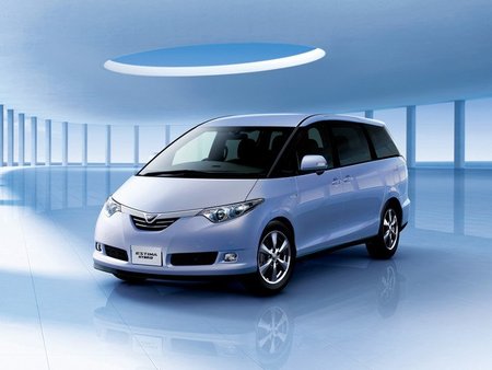 Se está gestando un monovolumen híbrido de Toyota para el mercado norteamericano