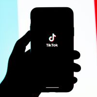 Meta, Google y TikTok han condenado a toda una generación al "doomscrolling". Y ahora van a ser juzgadas por ello