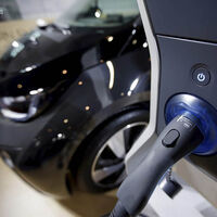 Adiós a las ayudas a la compra de coches híbridos enchufables: el plan de Alemania que también afecta a los eléctricos 