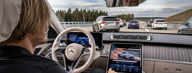Mercedes-Benz adelanta a Tesla: su sistema de conducción autónoma sin manos ya es legal en Europa