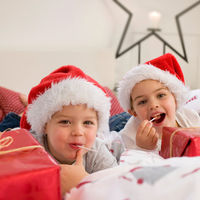 Síndrome del niño hiperregalado: regalar demasiados juguetes resta ilusión a la Navidad