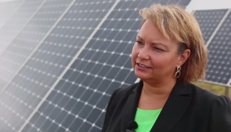 Lisa Jackson, VP de medio ambiente en Apple, pasa a encargarse también de políticas y educación