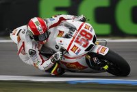 MotoGP Italia 2011: la lluvia condiciona la tarde de entrenamientos