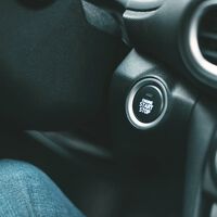 Ahora casi todos los autos tienen llave de presencia, ¿pero podrías encenderlo si se le acaba la pila? Este es el truco