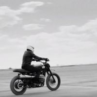Outlaws, la película con David Beckham, desvela la Triumph Bonneville con refrigeración líquida