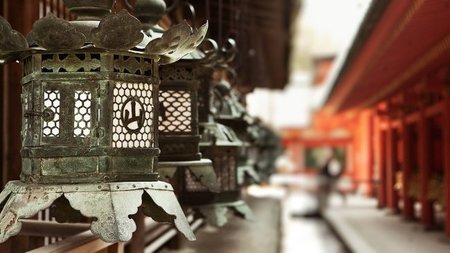 El Kasuga-taisha de Nara y sus linternas de piedra y bronce