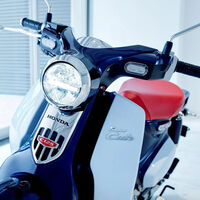 Ni una trail ni una deportiva. La moto más vendida de la historia es una de las Honda más bonitas que se han hecho 