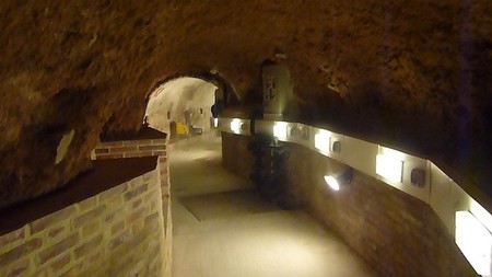 Visita a un refugio antiaéreo de la Guerra Civil, en Cullera