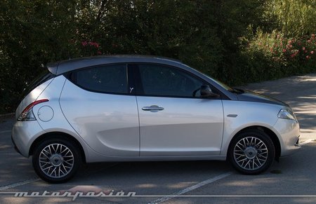 Lancia-Ypsilon-02