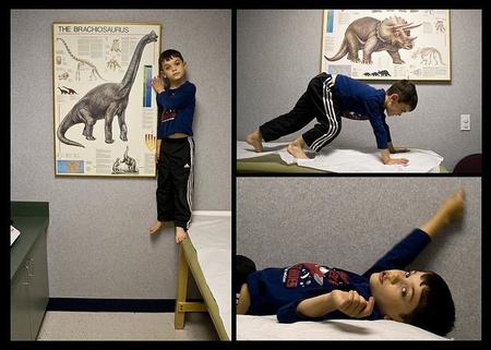 Padres que llevan a sus niños por todo al médico (y padres que no los llevan por nada)