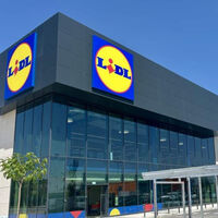 Lidl lanza hoy lunes la luz solar para jardín que se instala sin cables y cuesta menos de 6 euros  