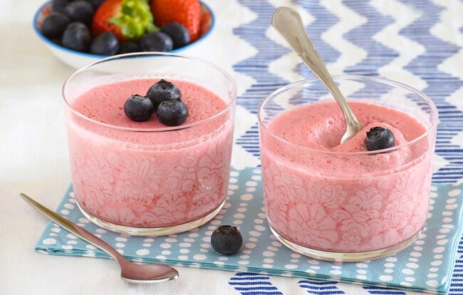 Mousse de fresas y queso fresco: postre fácil, rápido y saludable que gusta a todo el mundo