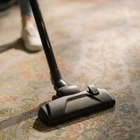 PcComponentes rebaja la aspiradora escoba sin cables y con asa ergonómica para mantener la limpieza de tu hogar