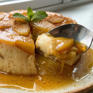Cómo hacer flan de manzana: la receta perfecta para aprovechar las manzanas que sobraron de la ensalada de Navidad