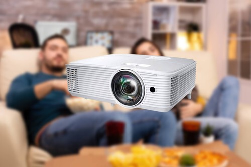 ¿Para qué comprar una tele de 100 pulgadas si puedes tener este proyector? Es de Optoma y está a precio mínimo