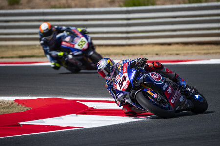 Toprak Razgatlioglu tira de coraje para ganar en Navarra y empatar con Jonathan Rea en la general de Superbikes