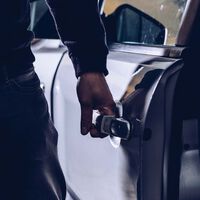 Hay que tener mucho ojo cuando se cierra el coche: con esta nueva modalidad de robo te pueden desvalijar de la forma más tonta y sin forzar nada