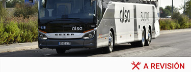 Despejamos la eterna duda sobre si el conductor de un autobús puede obligarnos a ponernos el cinturón (y si hay multa)