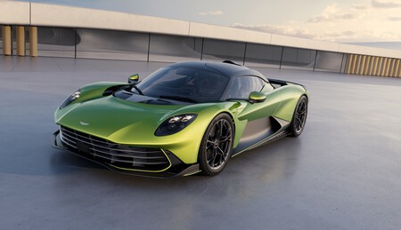 Aston Martin Valhalla 2025