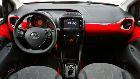 Toyota Aygo X Wave 33