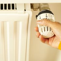 No esperes a tiritar: así debes prepara la calefacción de casa antes del invierno para evitar averías
