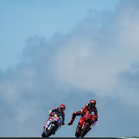 "Me está pesando el accidente con Álex Márquez". Pecco Bagnaia se acuerda de Aragón mientras Jorge Martín se le escapa 