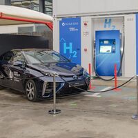 Toyota abre su primera hidrogenera para coches eléctricos de pila de combustible en España, y suministra hidrógeno verde 