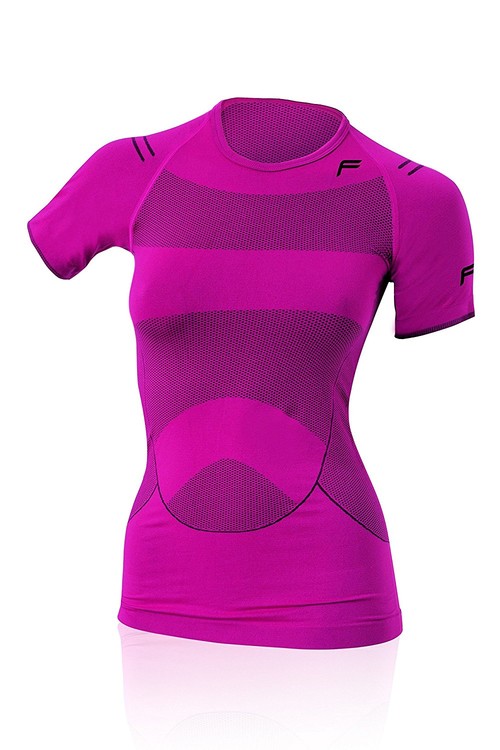8 camisetas de running para mujer en Amazon rebajadas hasta un 40%. Envío gratis