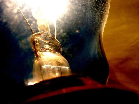 No sube la luz, sí sube la luz... ¡Nos marean!