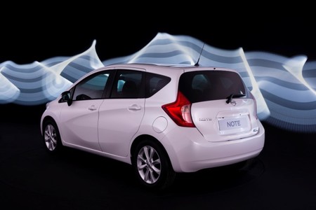 Nissan Note trasera